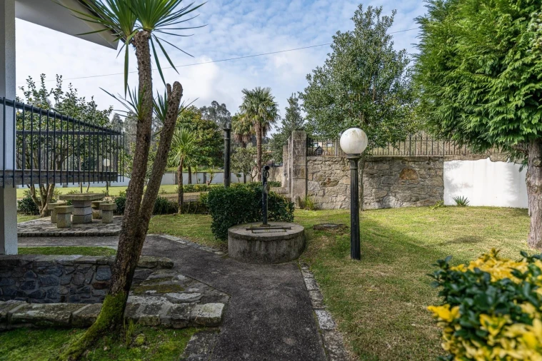 Moradia T4 para Venda em Fragoso Foto 33