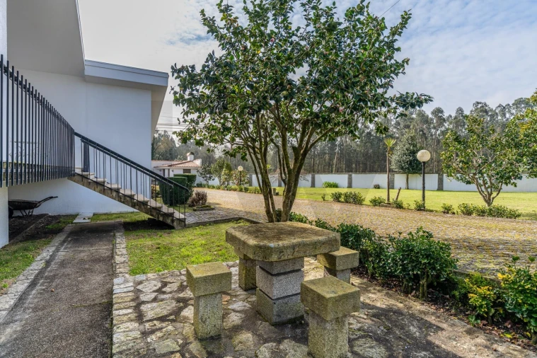 Moradia T4 para Venda em Fragoso Foto 32