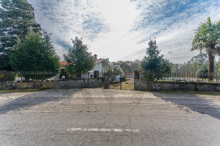 Moradia T4 para Venda em Fragoso Foto 66