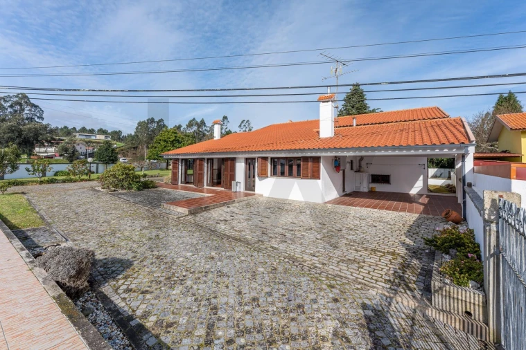 Moradia T4 para Venda em Fragoso Foto 43