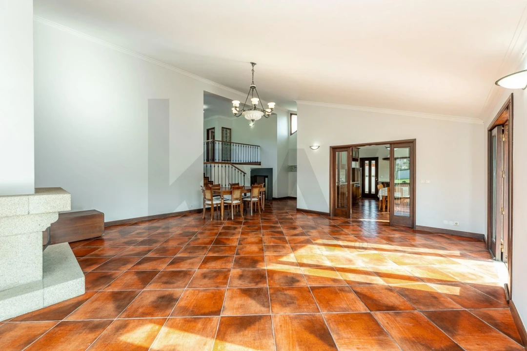 Moradia T4 para Venda em Fragoso Foto 5