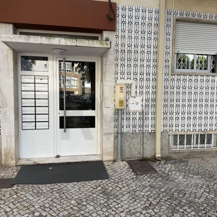 Loja para Venda em Algés, Linda-A-Velha e Cruz Quebrada-Dafundo Foto 5