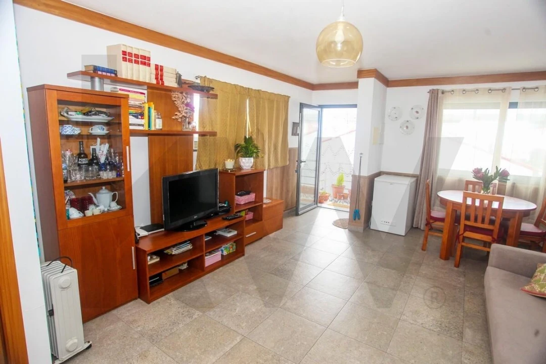 Apartamento T1 para Venda em Calheta Foto 4