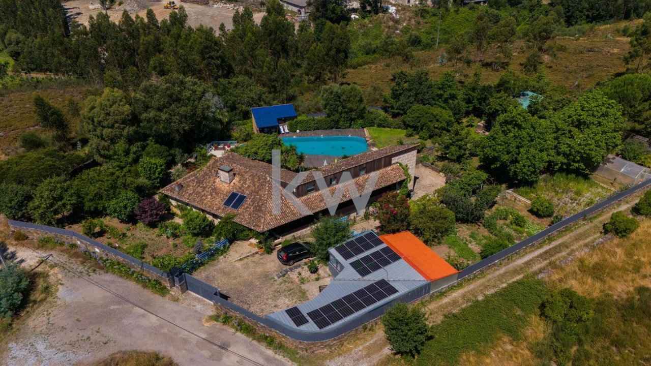 Moradia T4 para Venda em Recarei Foto 55