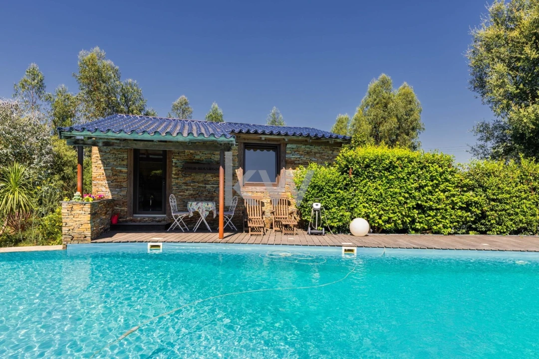 Moradia T4 para Venda em Recarei Foto 33