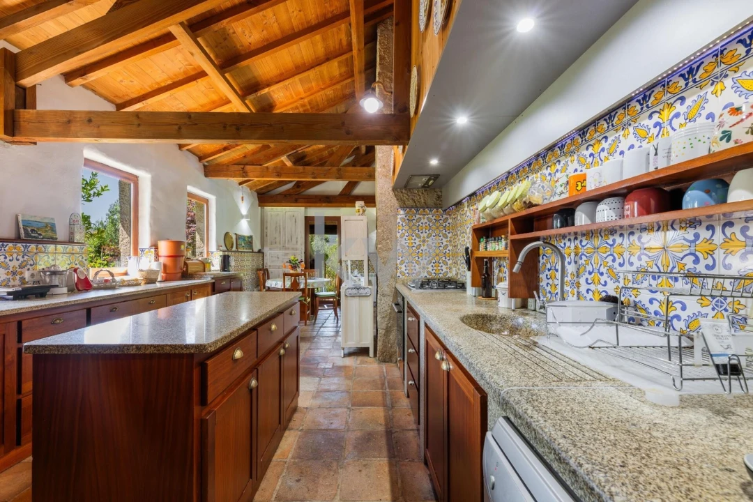 Moradia T4 para Venda em Recarei Foto 2