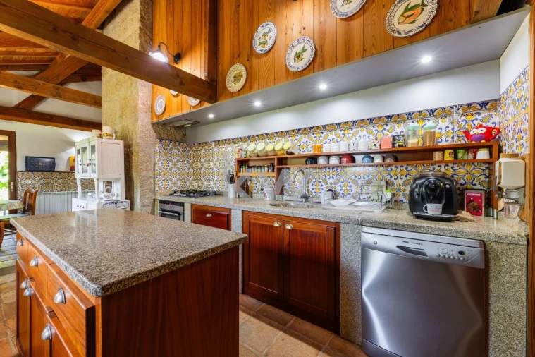 Moradia T4 para Venda em Recarei Foto 3