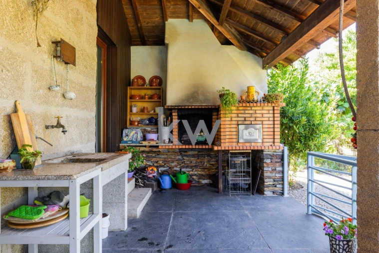 Moradia T4 para Venda em Recarei Foto 53