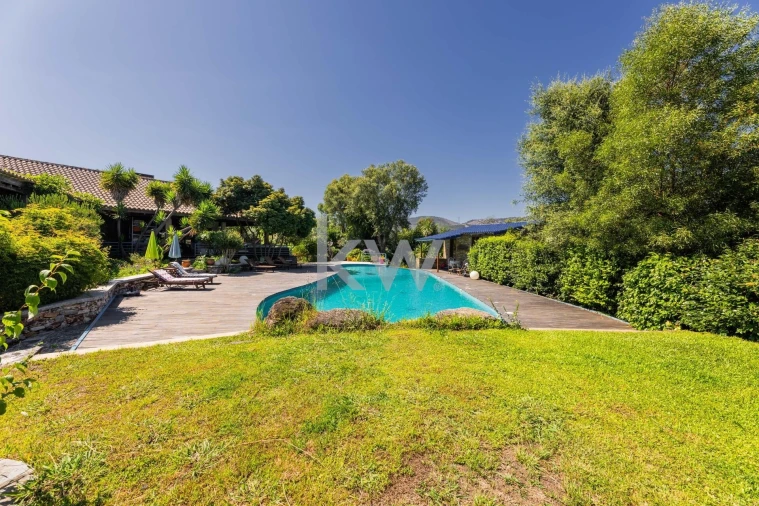 Moradia T4 para Venda em Recarei Foto 35