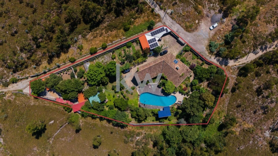 Moradia T4 para Venda em Recarei Foto 61