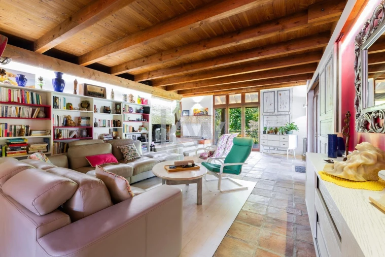 Moradia T4 para Venda em Recarei Foto 8