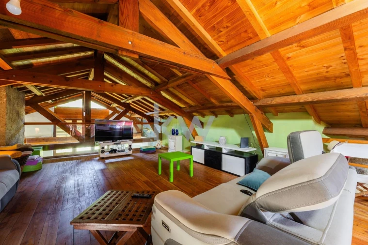 Moradia T4 para Venda em Recarei Foto 10