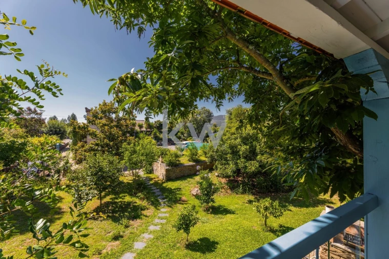 Moradia T4 para Venda em Recarei Foto 45