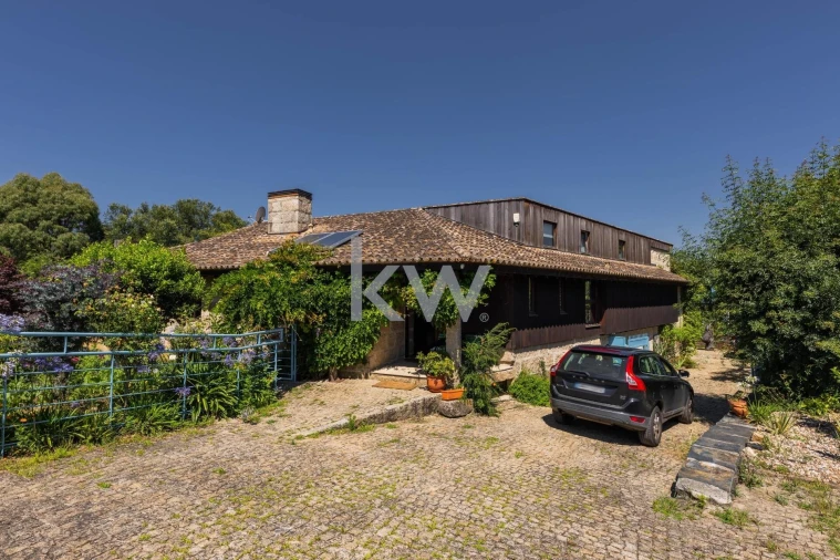 Moradia T4 para Venda em Recarei Foto 54