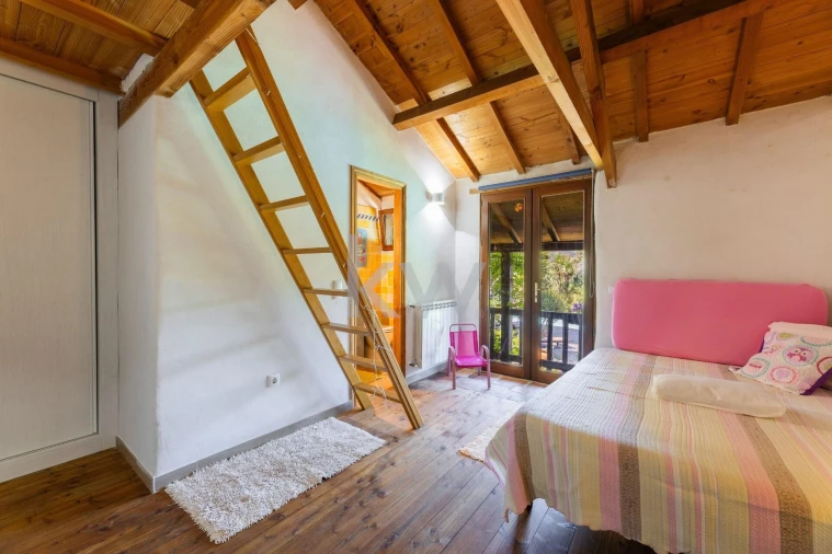 Moradia T4 para Venda em Recarei Foto 21