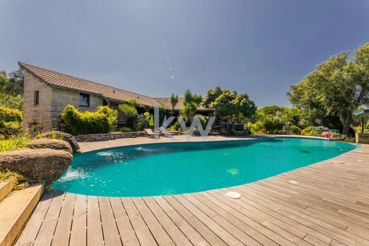 Moradia T4 para Venda em Recarei Foto 36