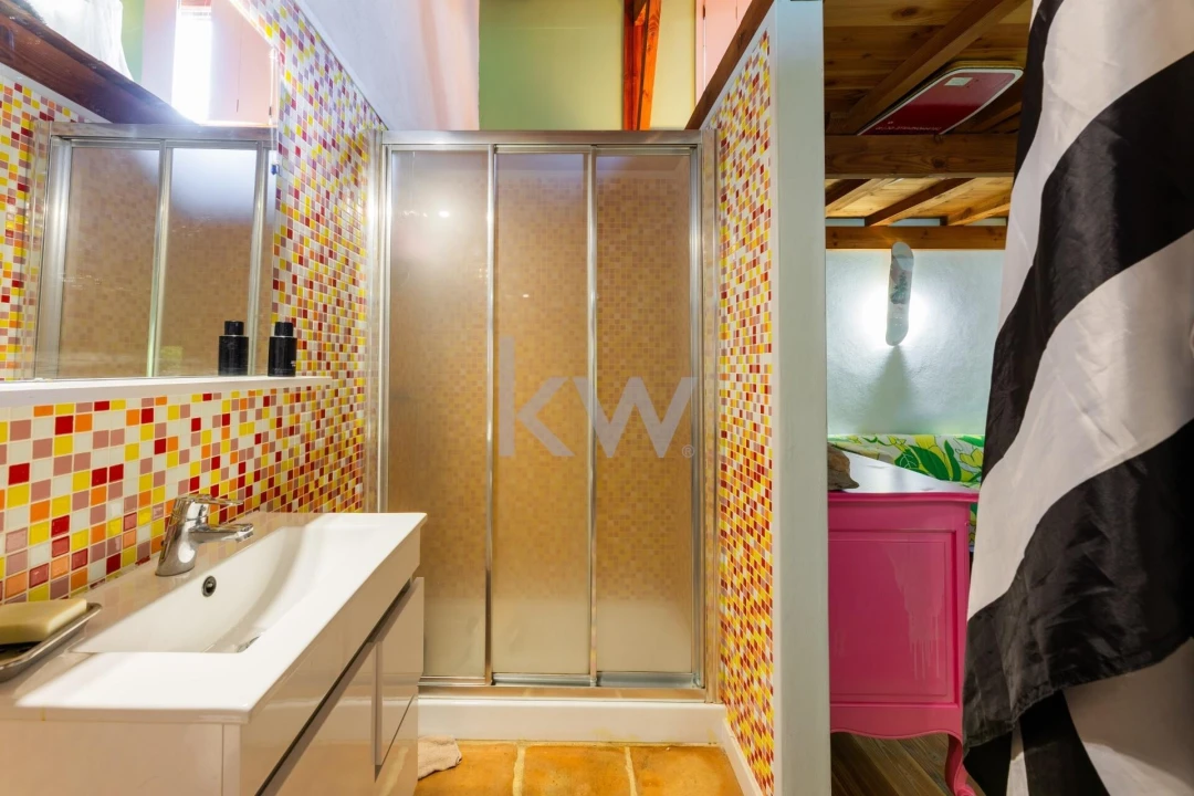 Moradia T4 para Venda em Recarei Foto 18