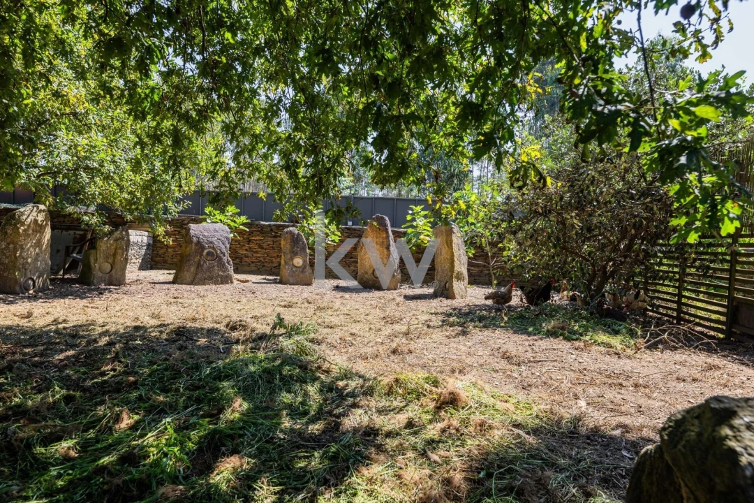 Moradia T4 para Venda em Recarei Foto 48