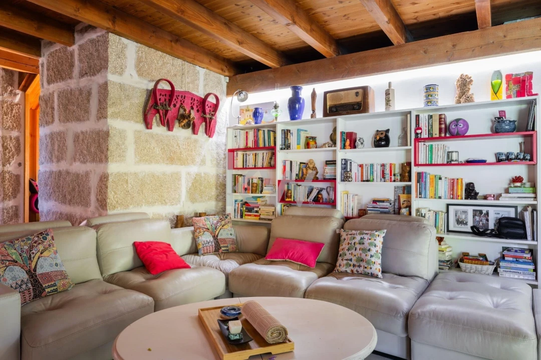 Moradia T4 para Venda em Recarei Foto 7