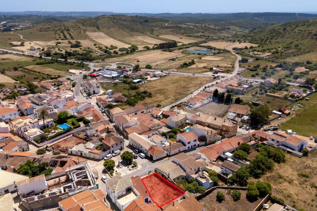 Terreno para Venda em Budens Foto 3