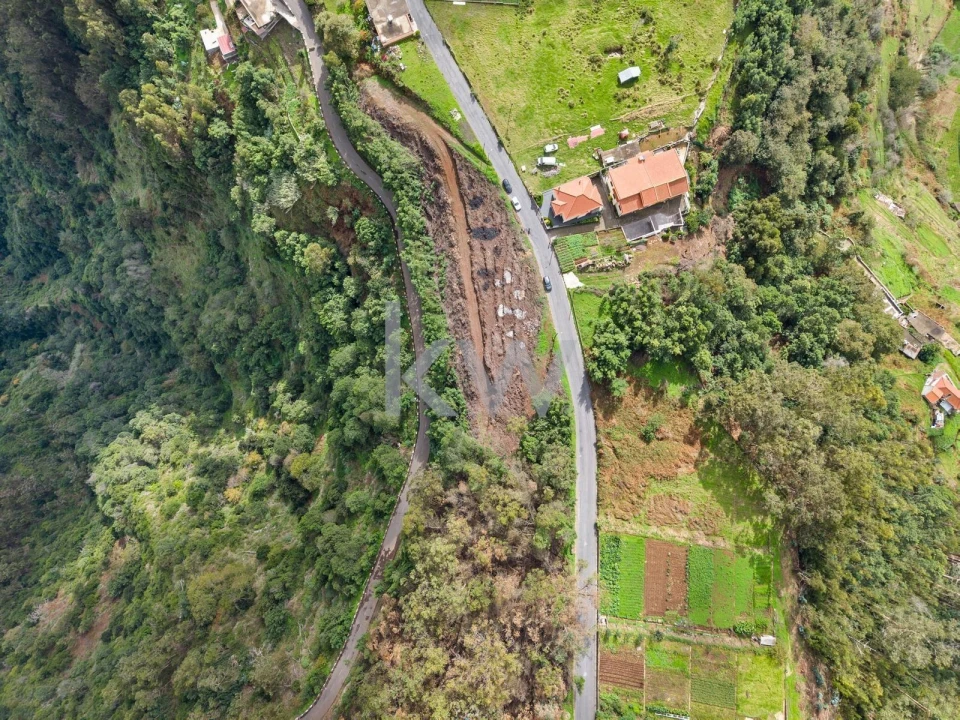 Terreno para Venda em Estreito de Camara de Lobos Foto 2