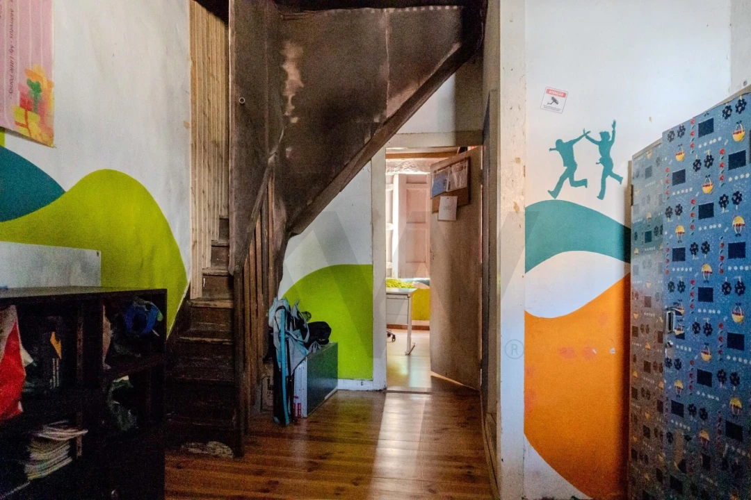 Prédio para Venda em Oliveira, São Paio e São Sebastião Foto 30