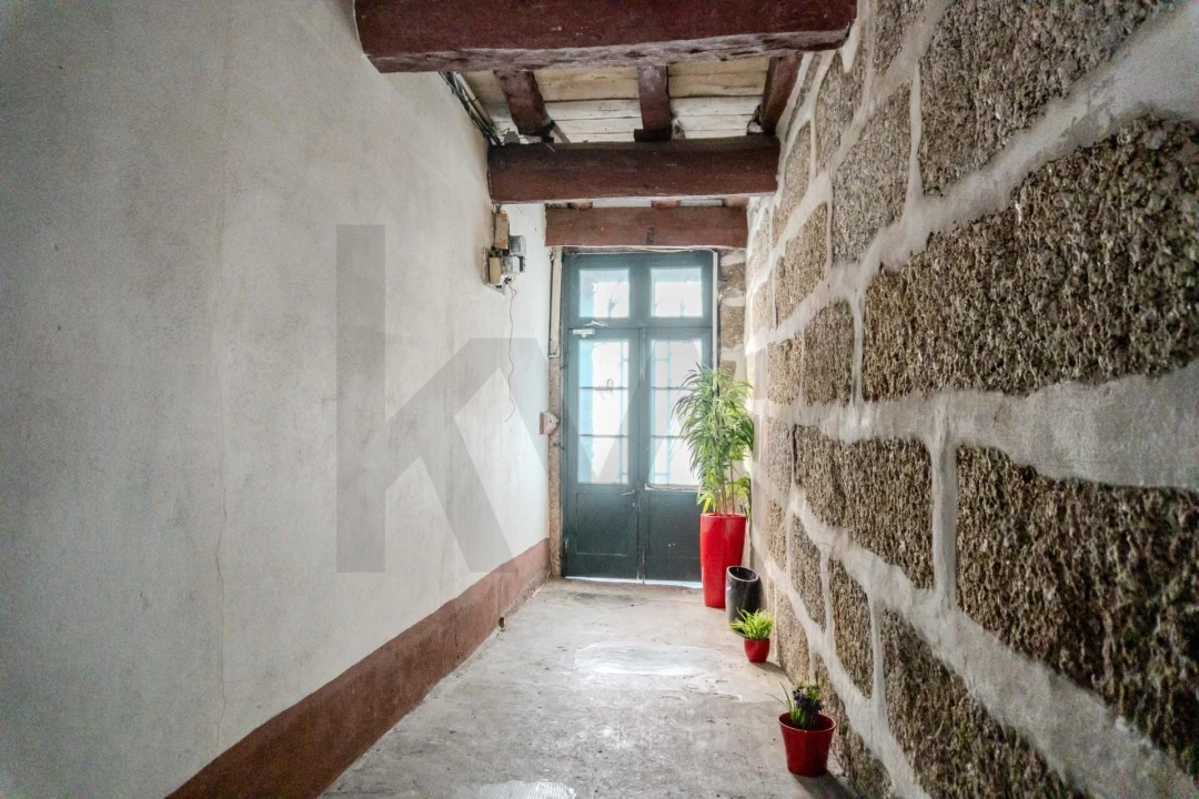 Prédio para Venda em Oliveira, São Paio e São Sebastião Foto 35