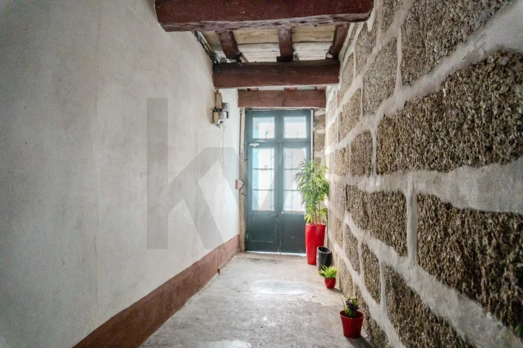 Prédio para Venda em Oliveira, São Paio e São Sebastião Foto 35