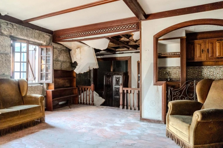 Prédio para Venda em Oliveira, São Paio e São Sebastião Foto 14