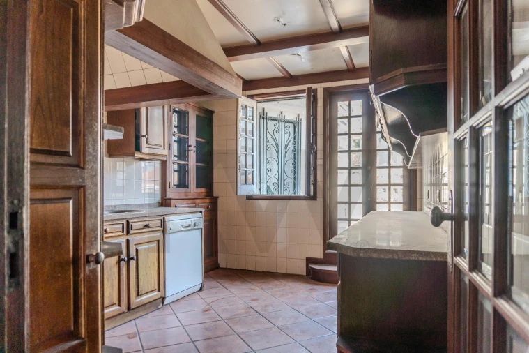 Prédio para Venda em Oliveira, São Paio e São Sebastião Foto 23