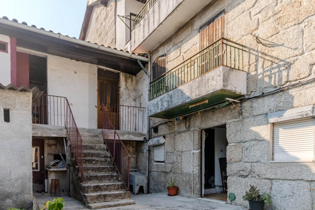 Prédio para Venda em Oliveira, São Paio e São Sebastião Foto 33