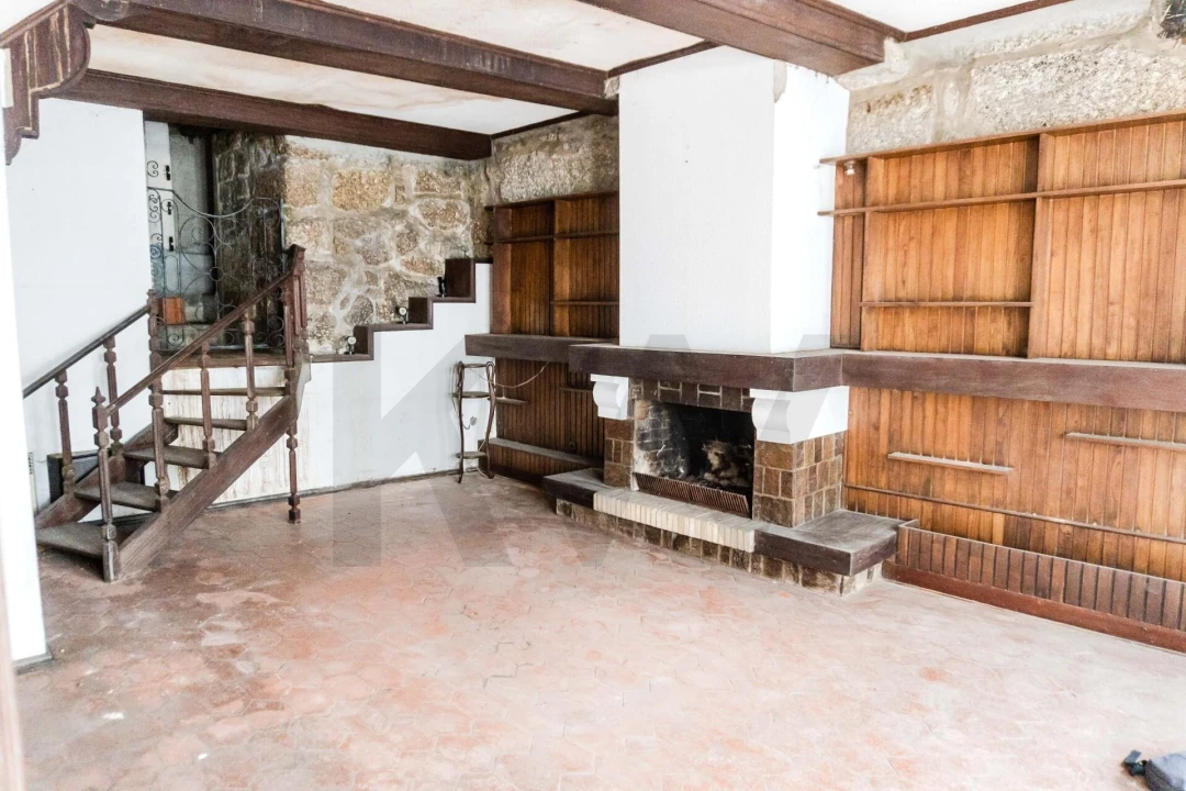 Prédio para Venda em Oliveira, São Paio e São Sebastião Foto 3