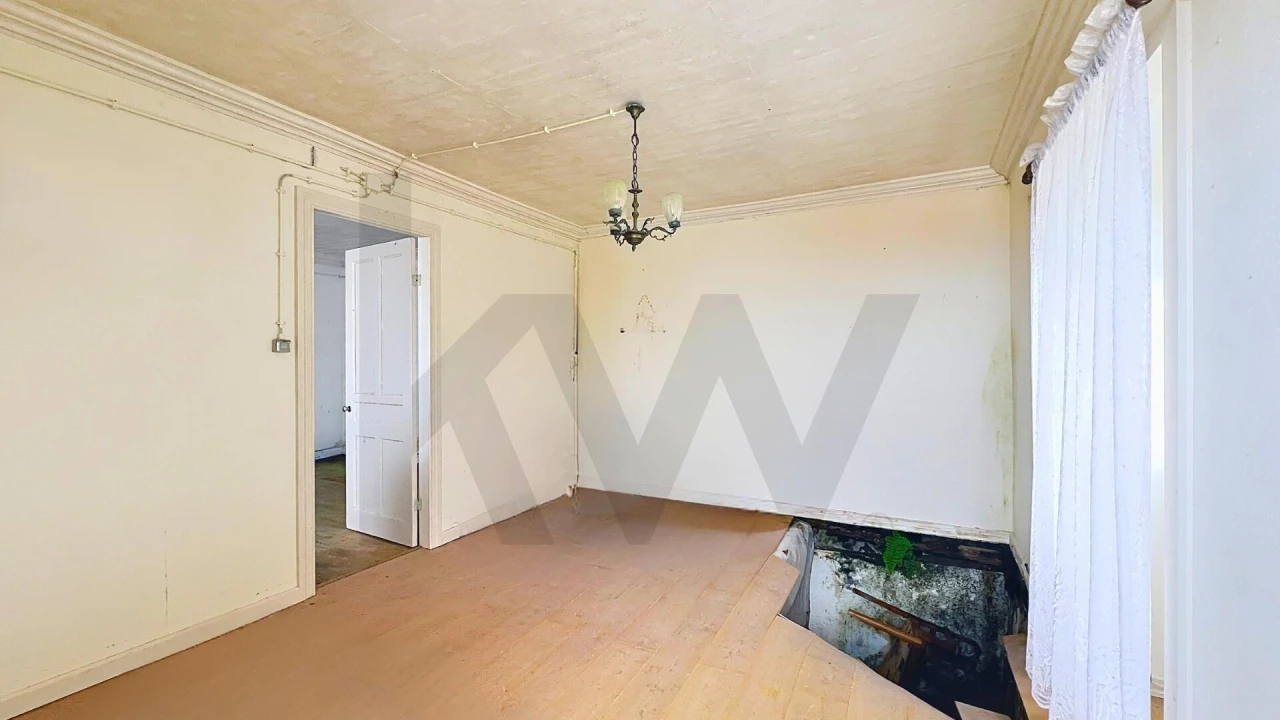 Moradia T2 para Venda em Ribeiras Foto 10