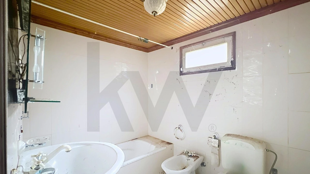 Moradia T2 para Venda em Ribeiras Foto 9