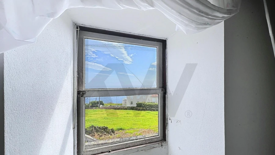 Moradia T2 para Venda em Ribeiras Foto 7