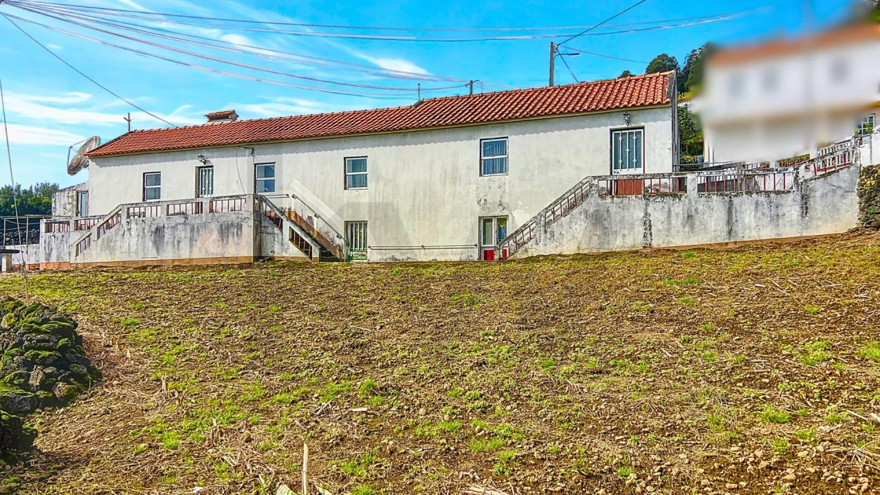 Moradia T2 para Venda em Ribeiras Foto 1