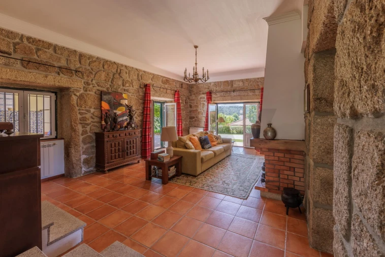 Moradia T4 para Venda em Mazedo e Cortes Foto 9