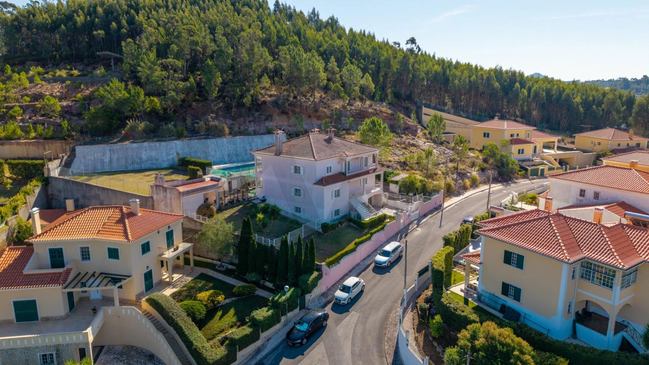 Moradia T5 para Venda em Venda do Pinheiro e Santo Estêvão das Galés Foto 66