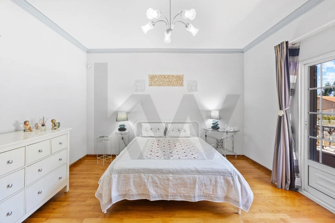 Moradia T5 para Venda em Venda do Pinheiro e Santo Estêvão das Galés Foto 34