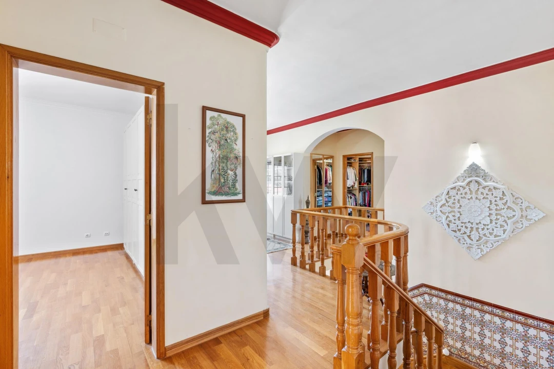 Moradia T5 para Venda em Venda do Pinheiro e Santo Estêvão das Galés Foto 21