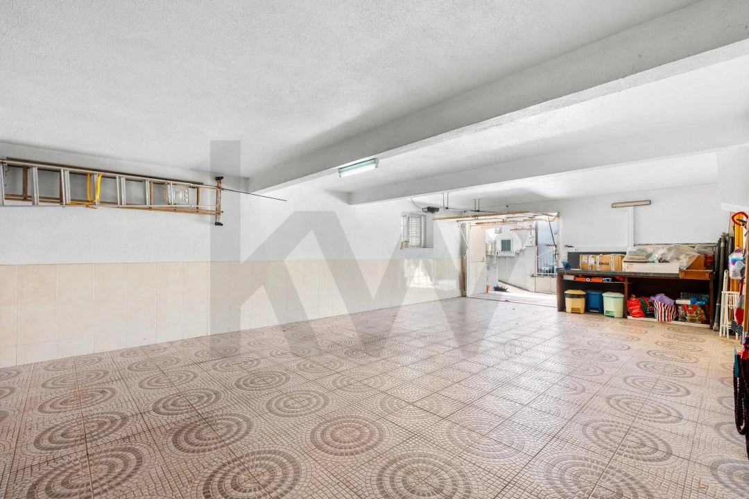 Moradia T5 para Venda em Venda do Pinheiro e Santo Estêvão das Galés Foto 60