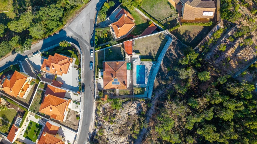 Moradia T5 para Venda em Venda do Pinheiro e Santo Estêvão das Galés Foto 3