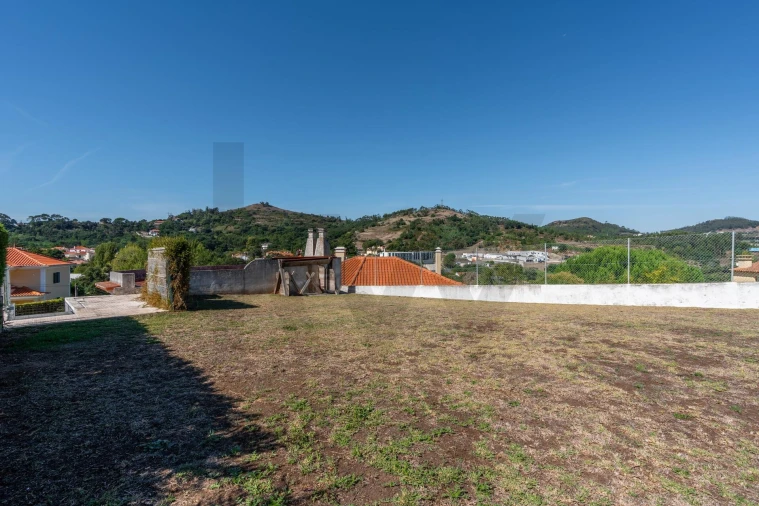 Moradia T5 para Venda em Venda do Pinheiro e Santo Estêvão das Galés Foto 65