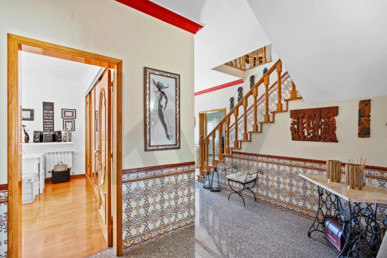 Moradia T5 para Venda em Venda do Pinheiro e Santo Estêvão das Galés Foto 15