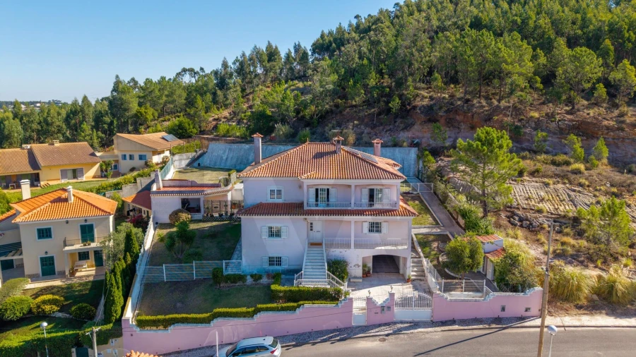 Moradia T5 para Venda em Venda do Pinheiro e Santo Estêvão das Galés Foto 2