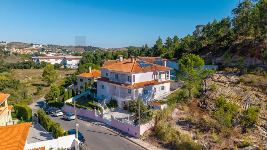 Moradia T5 para Venda em Venda do Pinheiro e Santo Estêvão das Galés Foto 74