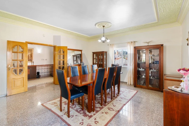 Moradia T5 para Venda em Venda do Pinheiro e Santo Estêvão das Galés Foto 9