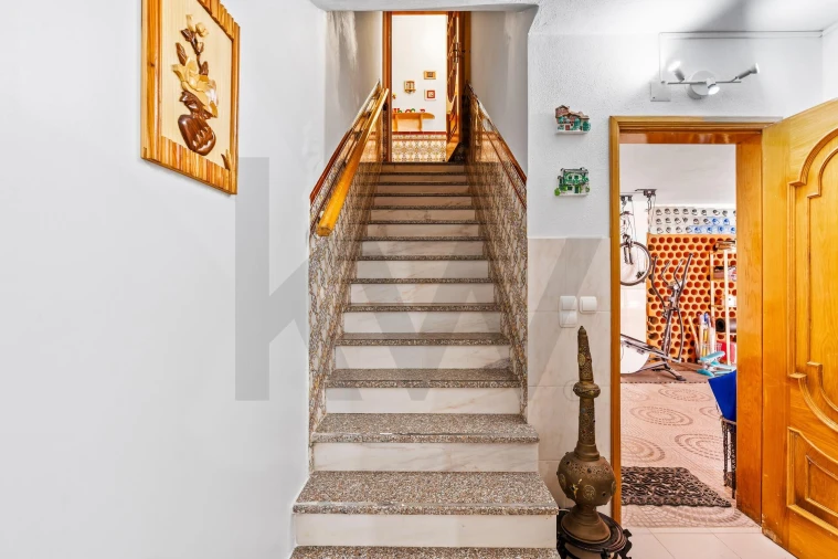 Moradia T5 para Venda em Venda do Pinheiro e Santo Estêvão das Galés Foto 39