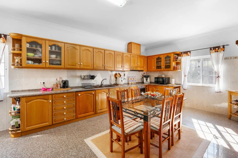 Moradia T5 para Venda em Venda do Pinheiro e Santo Estêvão das Galés Foto 37