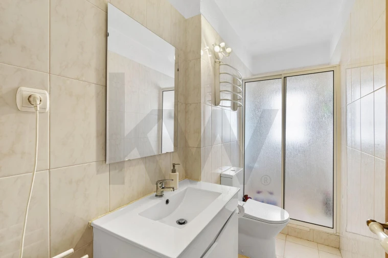 Moradia T5 para Venda em Venda do Pinheiro e Santo Estêvão das Galés Foto 48